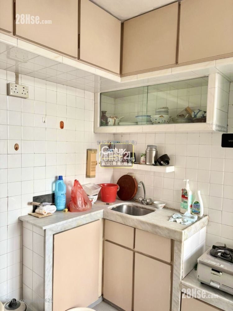 Fung Tak Estate Sell 2 Bedrooms , 1 Bathroom 443 ft²