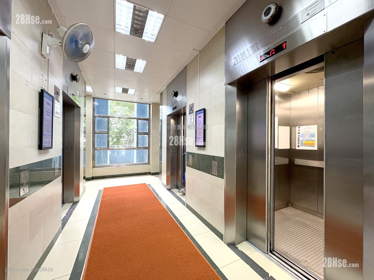 大堂: 嘉隆苑 售盤 3 房 , 1 浴室 645 平方呎