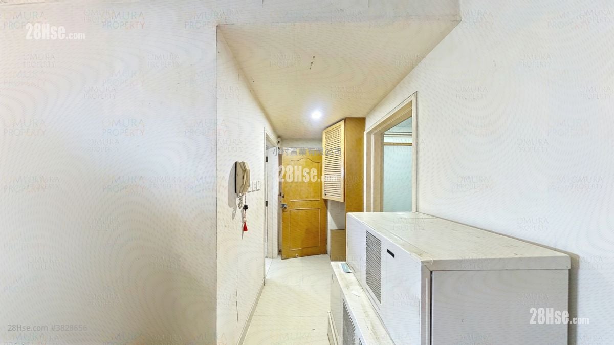 廳: 嘉隆苑 售盤 3 房 , 1 浴室 645 平方呎