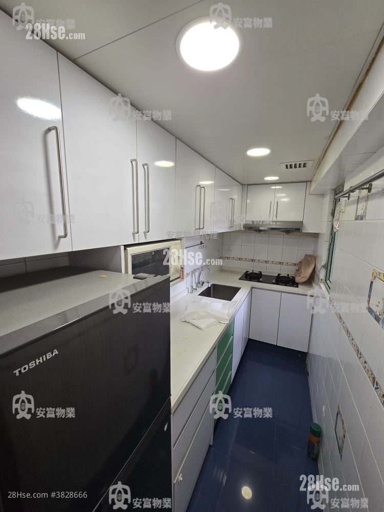 La Fontaine Rental 3 Bedrooms , 1 Bathroom 532 ft²