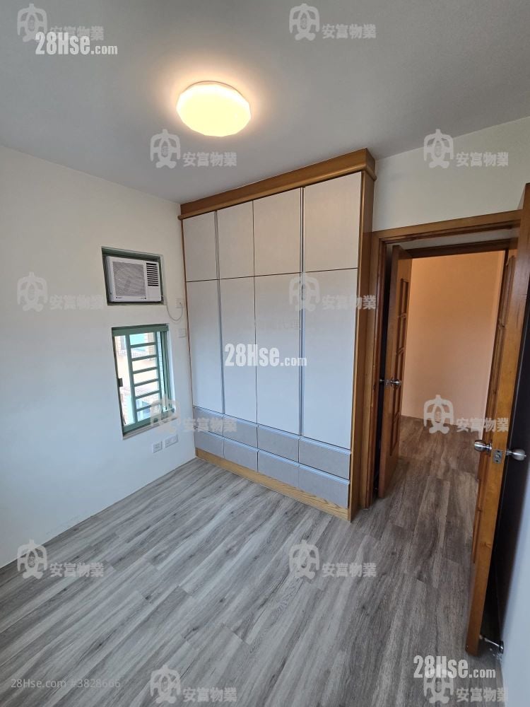 La Fontaine Rental 3 Bedrooms , 1 Bathroom 532 ft²