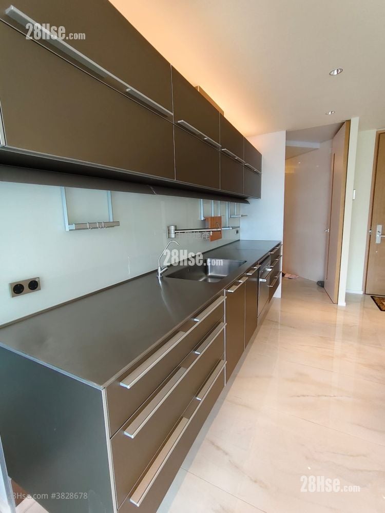 Lions Rise Sell 3 Bedrooms , 2 Bathrooms 699 ft²