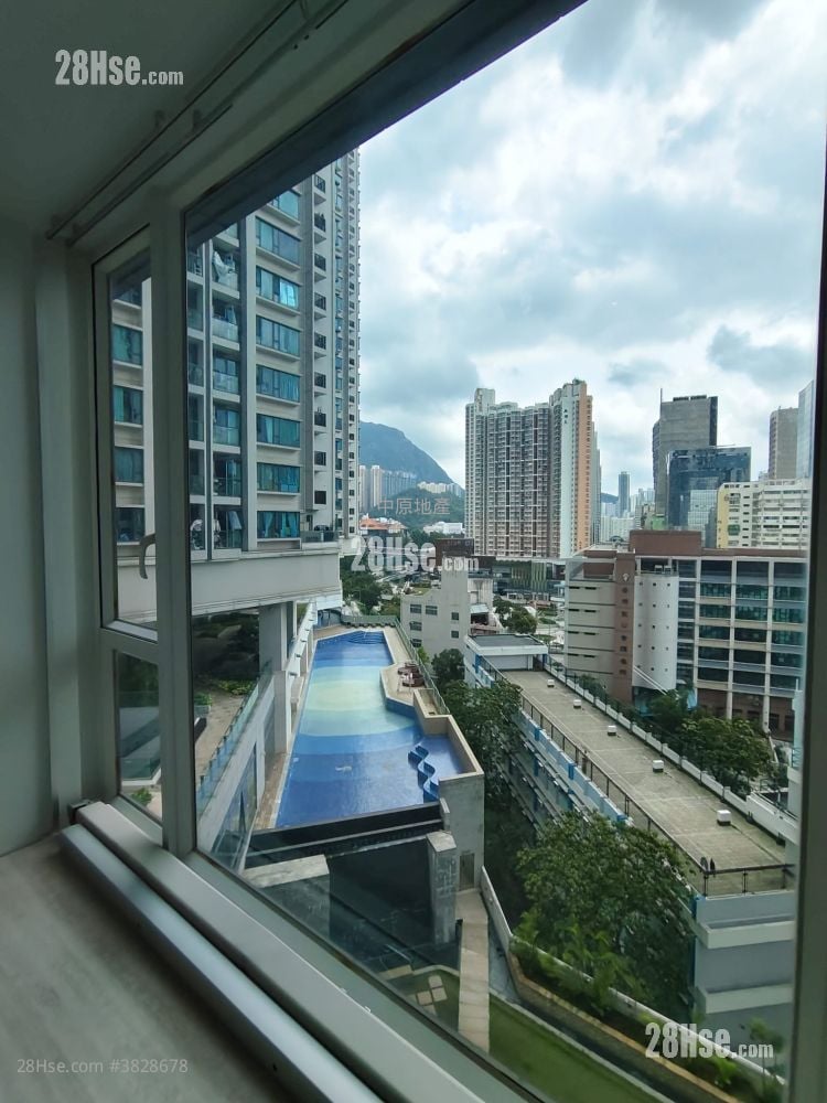 Lions Rise Sell 3 Bedrooms , 2 Bathrooms 699 ft²