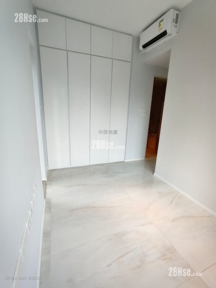 Lions Rise Sell 3 Bedrooms , 2 Bathrooms 699 ft²