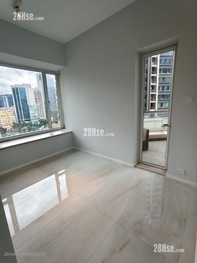 Lions Rise Sell 3 Bedrooms , 2 Bathrooms 699 ft²