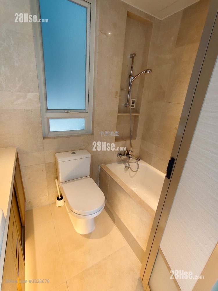 Lions Rise Sell 3 Bedrooms , 2 Bathrooms 699 ft²