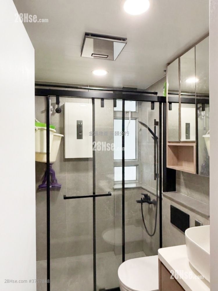 Kai Chuen Court Sell 2 Bedrooms , 1 Bathroom 441 ft²