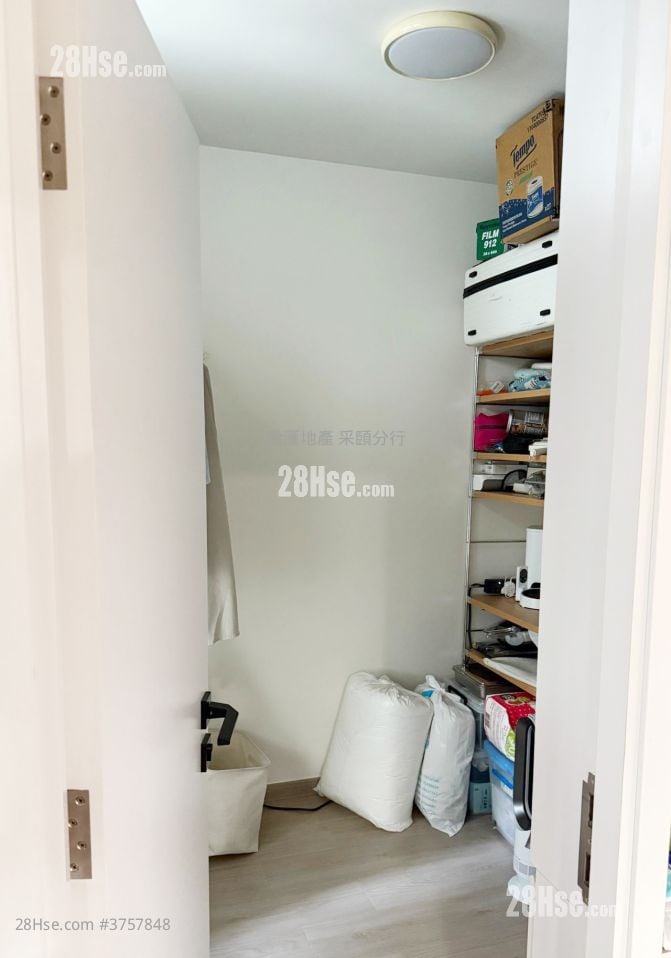 Kai Chuen Court Sell 2 Bedrooms , 1 Bathroom 441 ft²