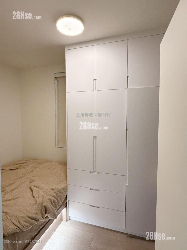 Kai Chuen Court Sell 2 Bedrooms , 1 Bathroom 441 ft²