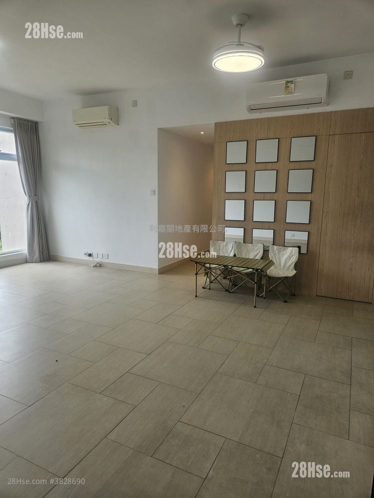 Royal Forest Rental 3 Bedrooms , 2 Bathrooms 1,194 ft²