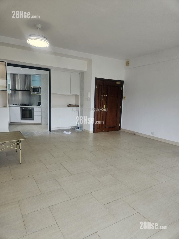 Royal Forest Rental 3 Bedrooms , 2 Bathrooms 1,194 ft²