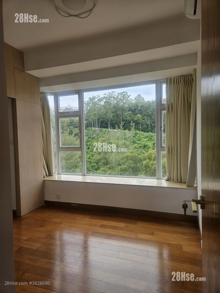 Royal Forest Rental 3 Bedrooms , 2 Bathrooms 1,194 ft²