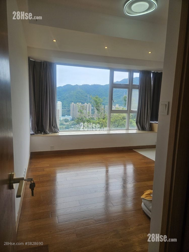 Royal Forest Rental 3 Bedrooms , 2 Bathrooms 1,194 ft²