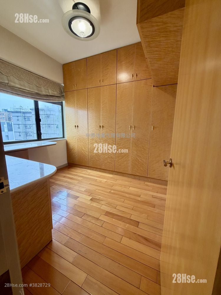 愛華大廈 售盤 3 房 , 2 浴室 1,109 平方呎