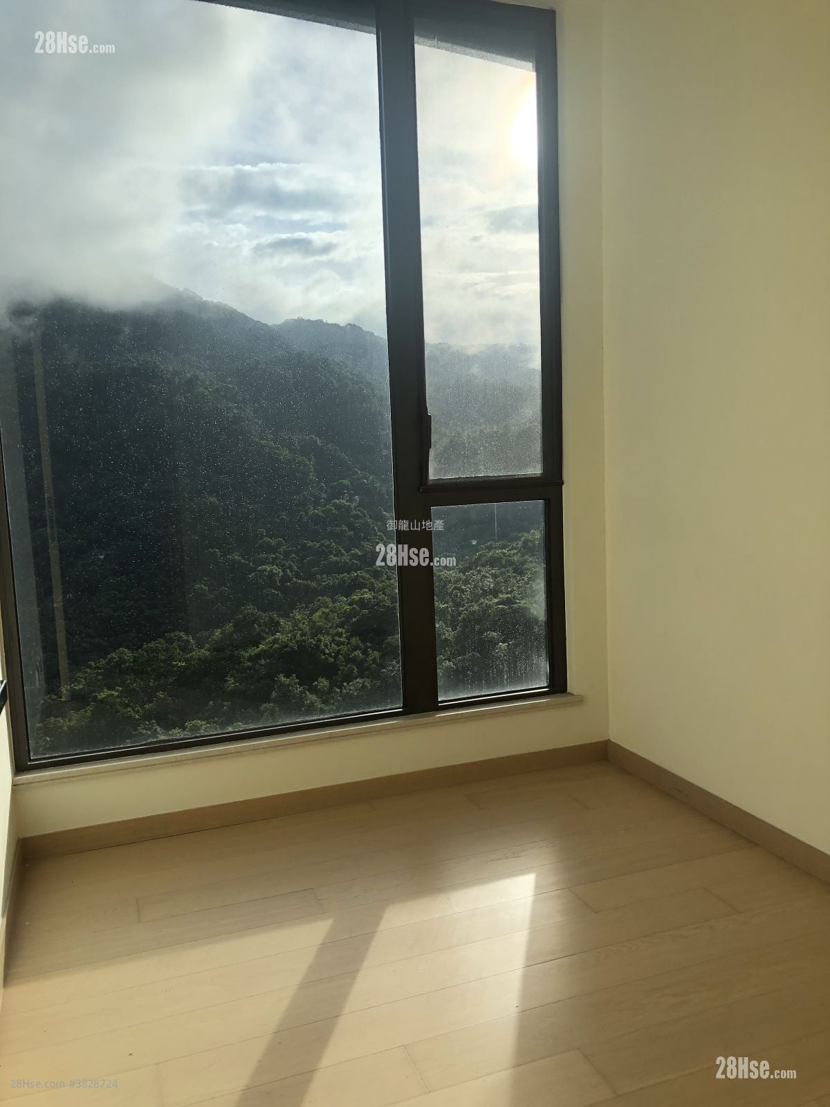 Dragons Range Rental 3 Bedrooms , 2 Bathrooms 963 ft²