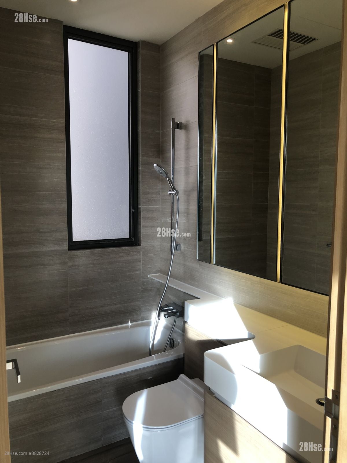 Dragons Range Rental 3 Bedrooms , 2 Bathrooms 963 ft²