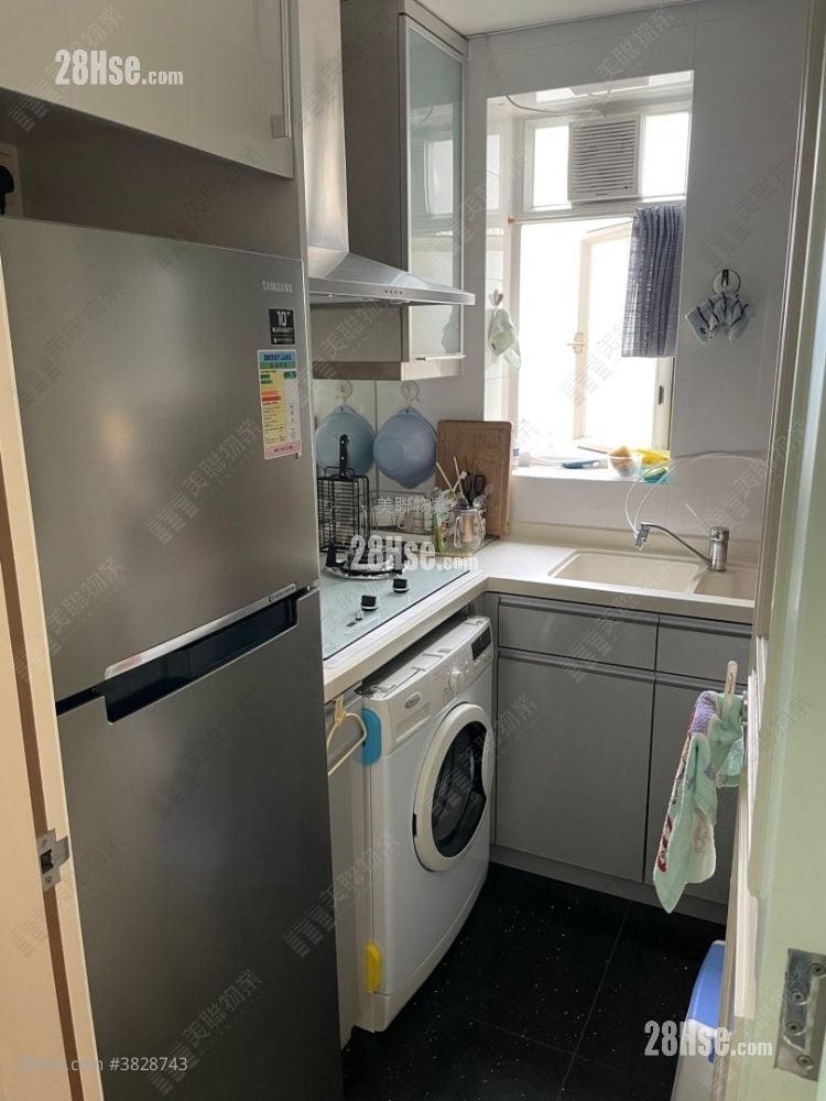 Metro Town Sell 2 Bedrooms 503 ft²