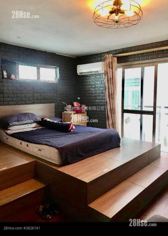 村屋 售盘 2 房 , 3 浴室 1,215 平方尺