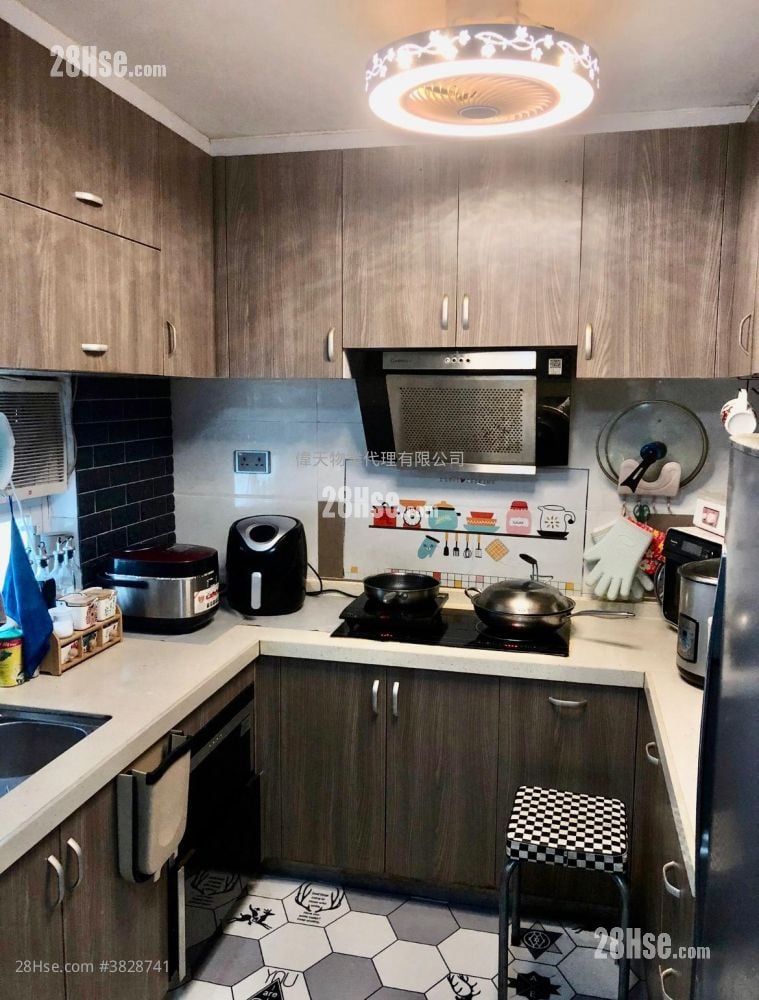 村屋 售盘 2 房 , 3 浴室 1,215 平方尺