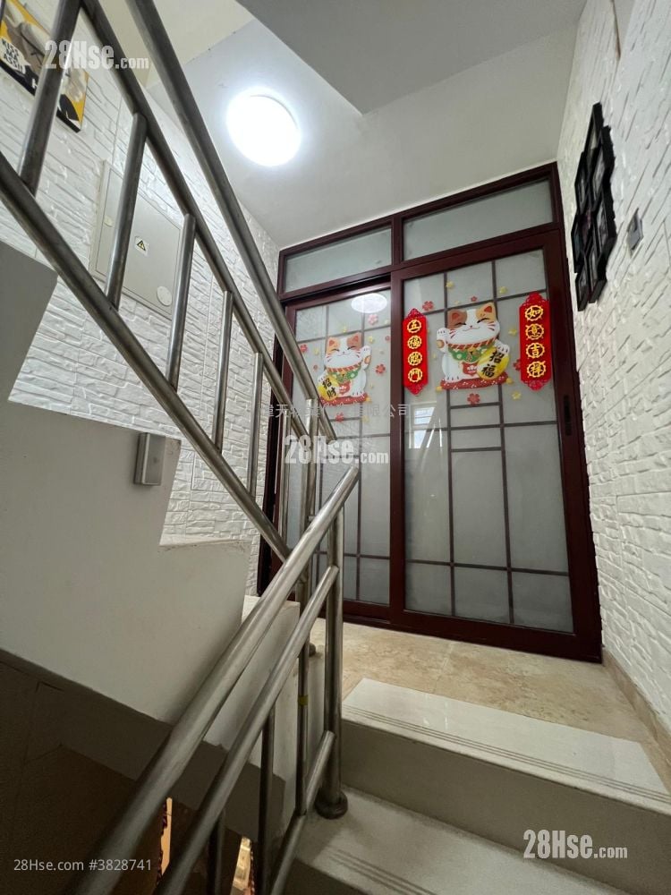 村屋 售盘 2 房 , 3 浴室 1,215 平方尺