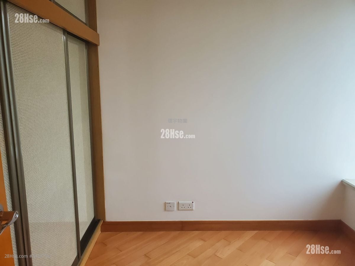 Chelsea Court Sell 2 Bedrooms , 1 Bathroom 471 ft²