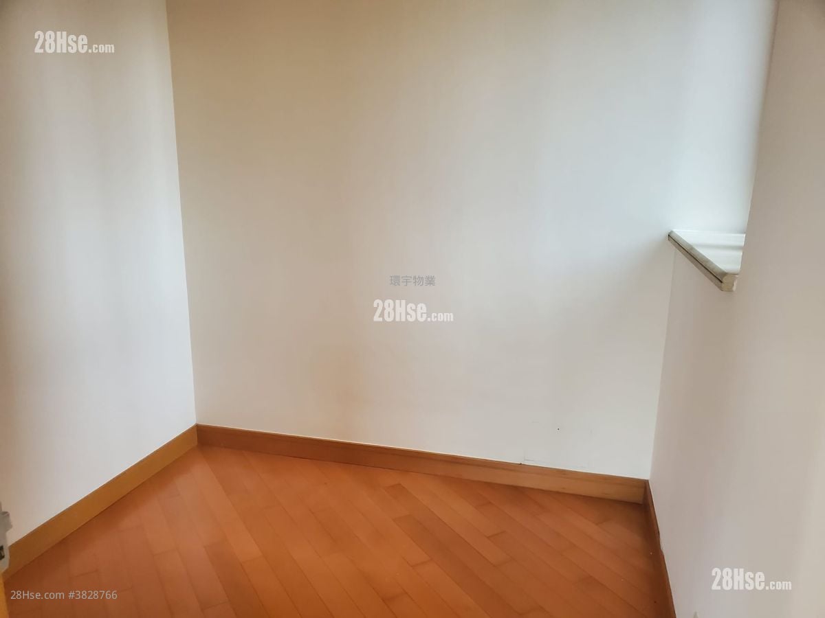 Chelsea Court Sell 2 Bedrooms , 1 Bathroom 471 ft²