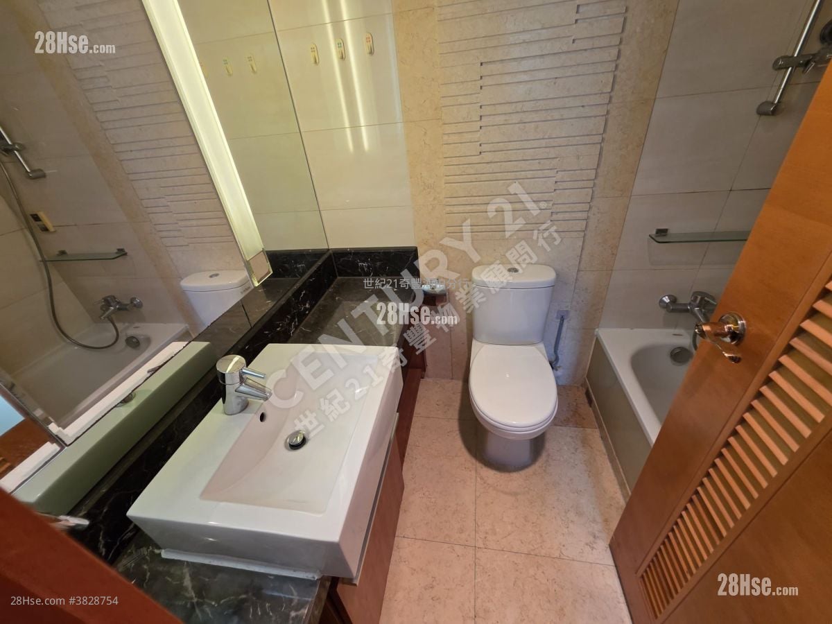 银湖天峰 租盘 3 房 , 2 浴室 695 平方尺