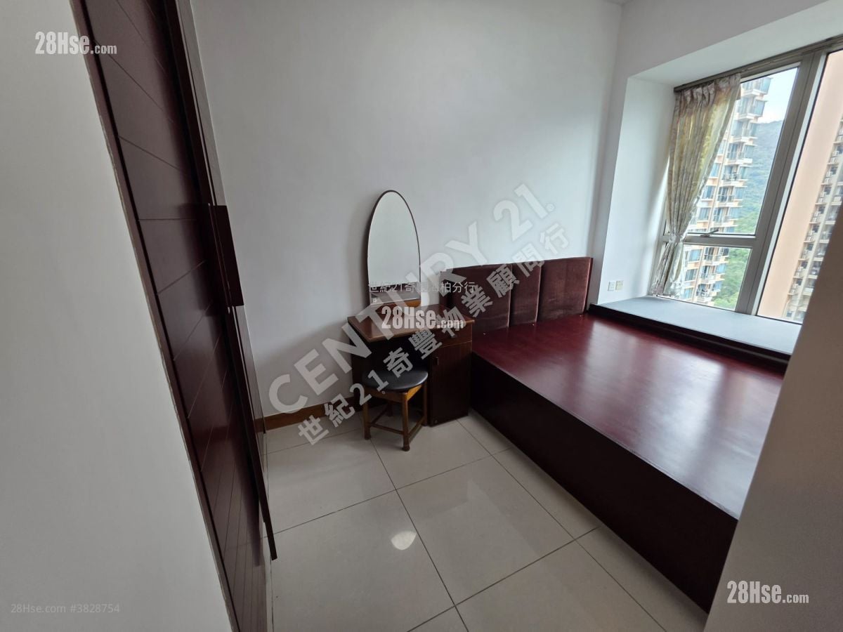 银湖天峰 租盘 3 房 , 2 浴室 695 平方尺