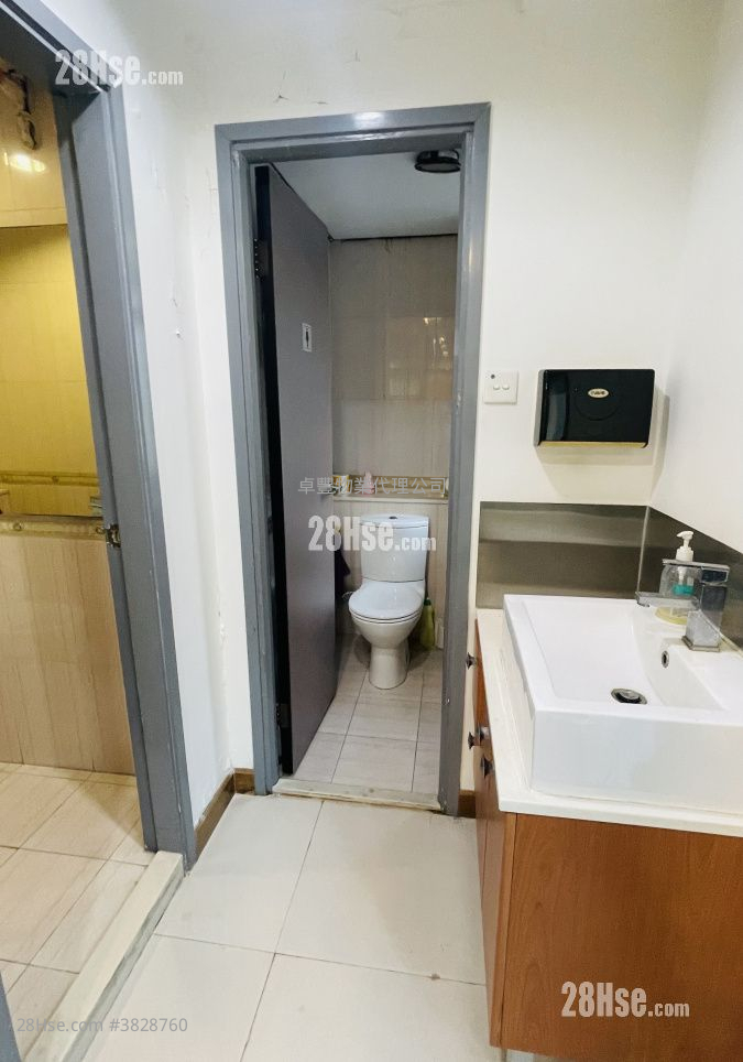 Mackenny Centre Sell 2 Bedrooms , 2 Toilets 1,780 ft²