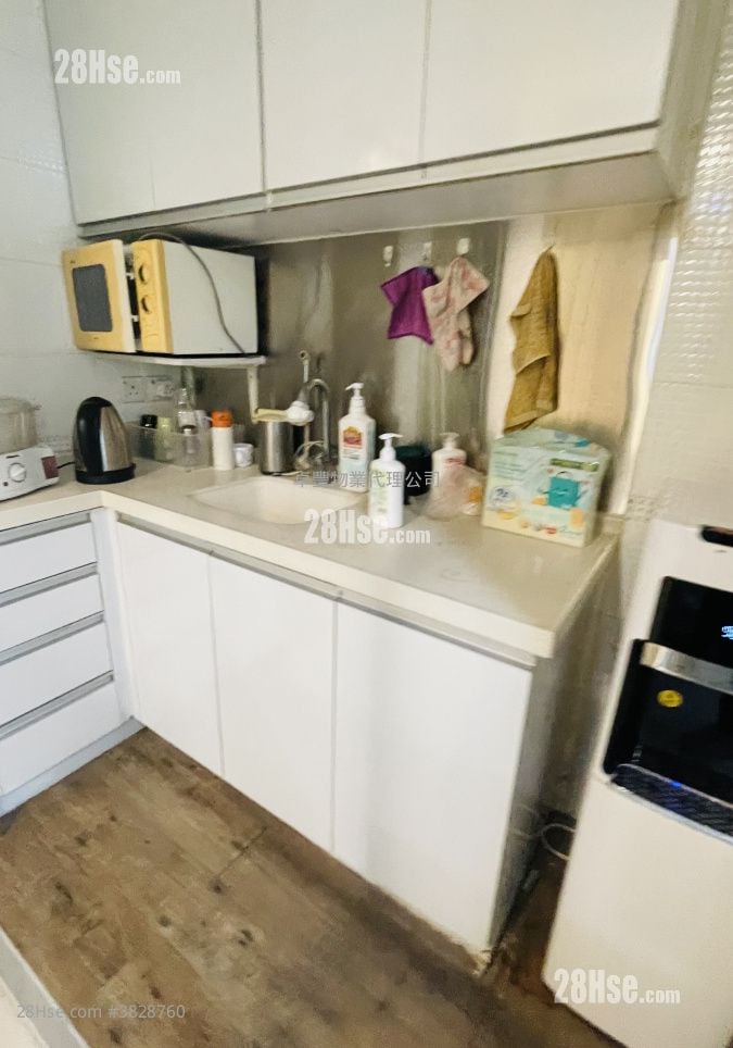 Mackenny Centre Sell 2 Bedrooms , 2 Toilets 1,780 ft²