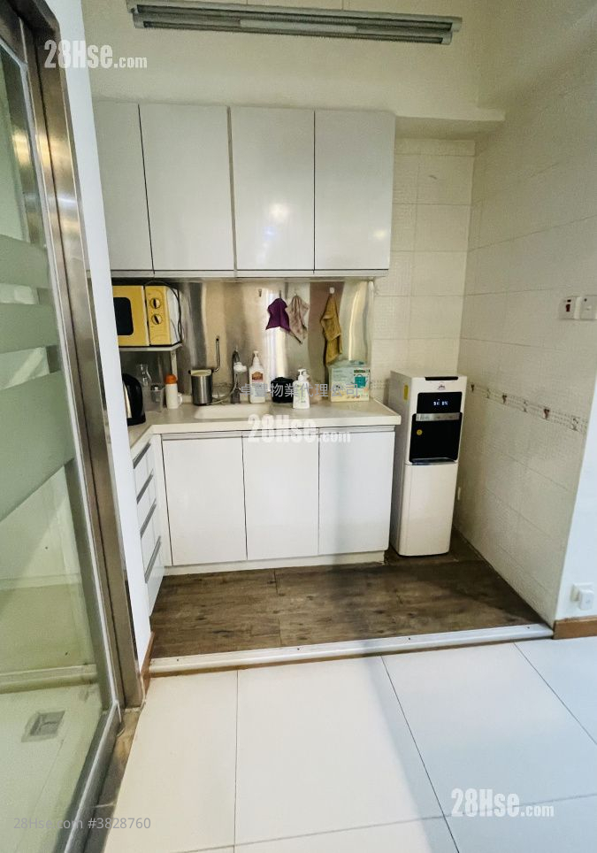 Mackenny Centre Sell 2 Bedrooms , 2 Toilets 1,780 ft²