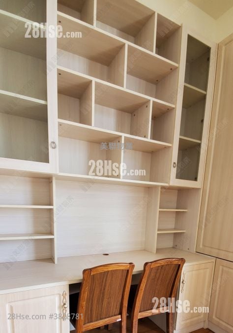 The Green Sell 3 Bedrooms 1,315 ft²