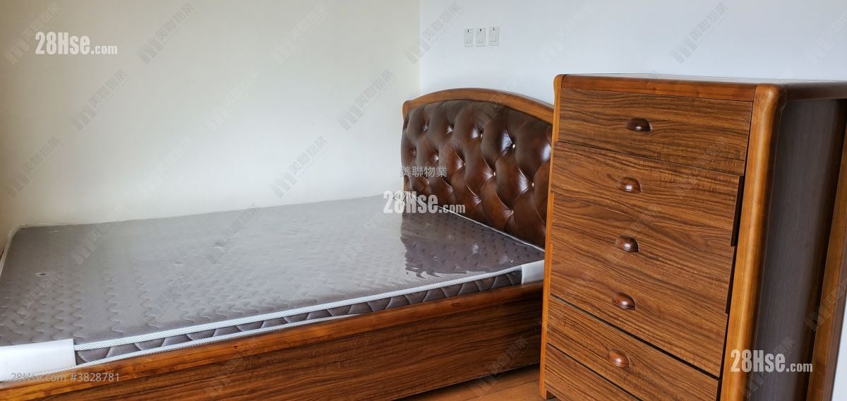 The Green Sell 3 Bedrooms 1,315 ft²