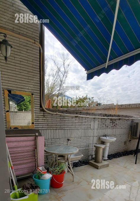 The Green Sell 3 Bedrooms 1,315 ft²