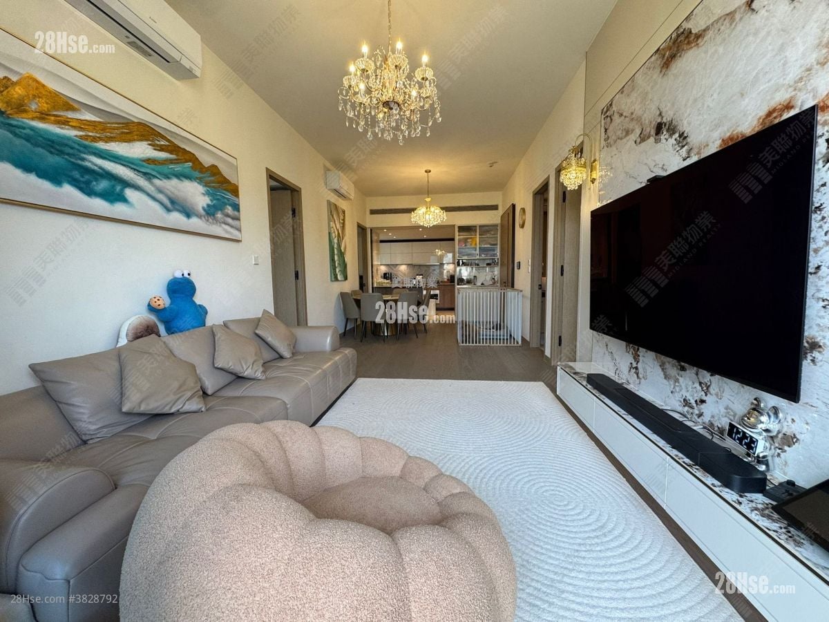 living room: Villa Lucca Sell 3 Bedrooms , 3 Bathrooms 1,187 ft²