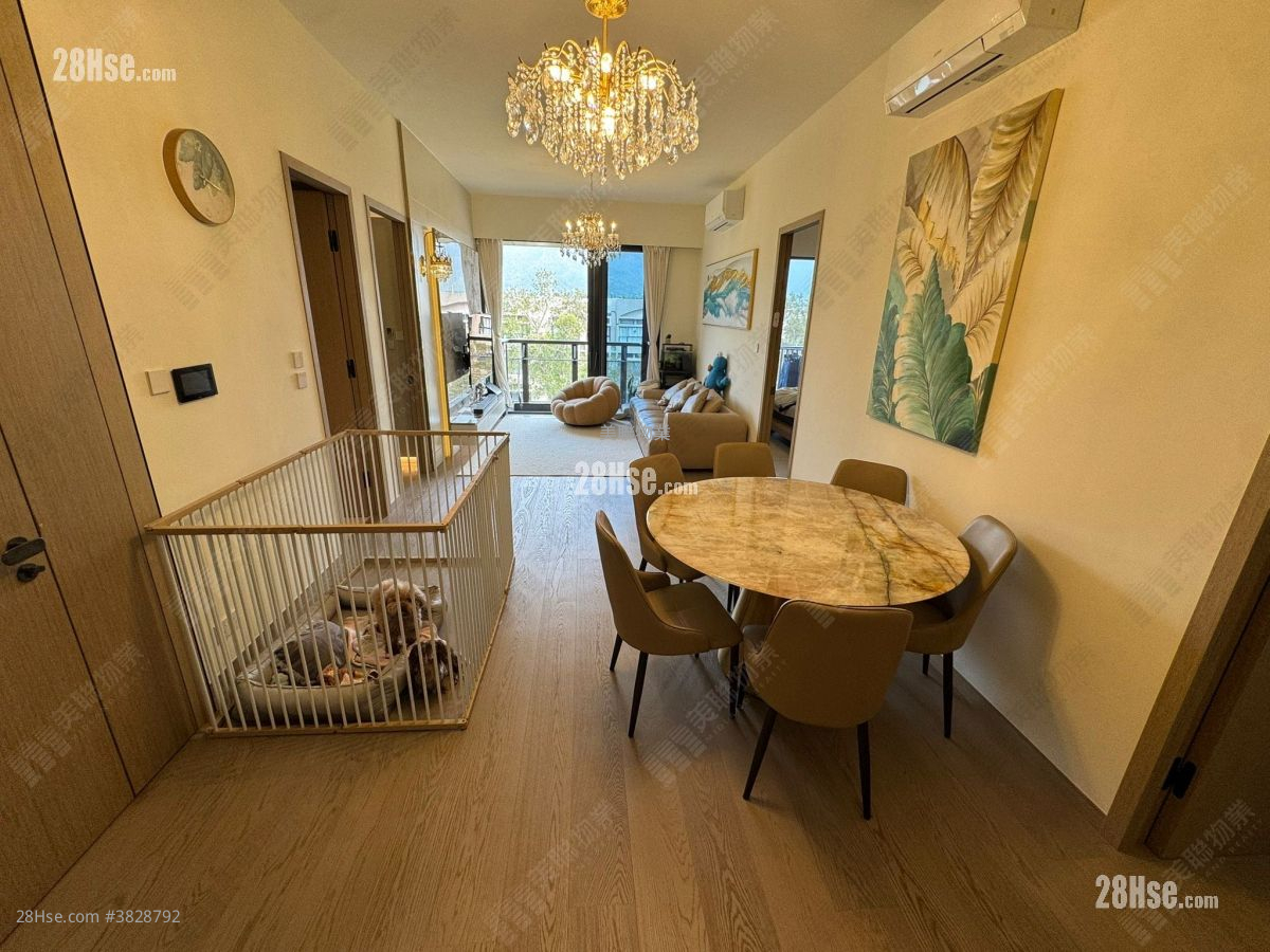 living room: Villa Lucca Sell 3 Bedrooms , 3 Bathrooms 1,187 ft²