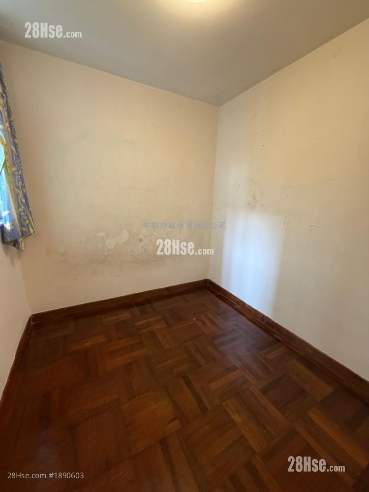 Saddle Ridge Garden Sell 592 ft²