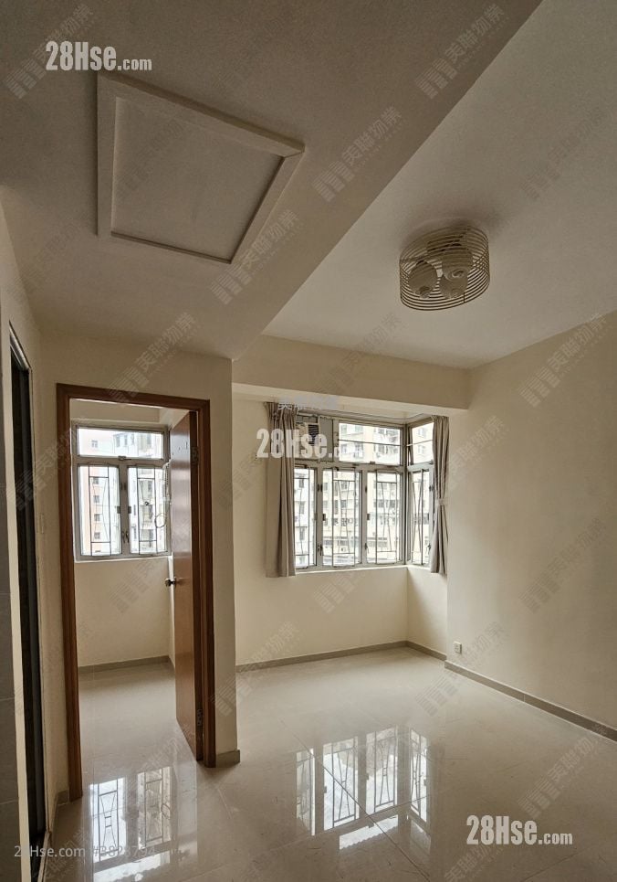 豪华阁 租盘 2 房 , 1 浴室 276 平方尺