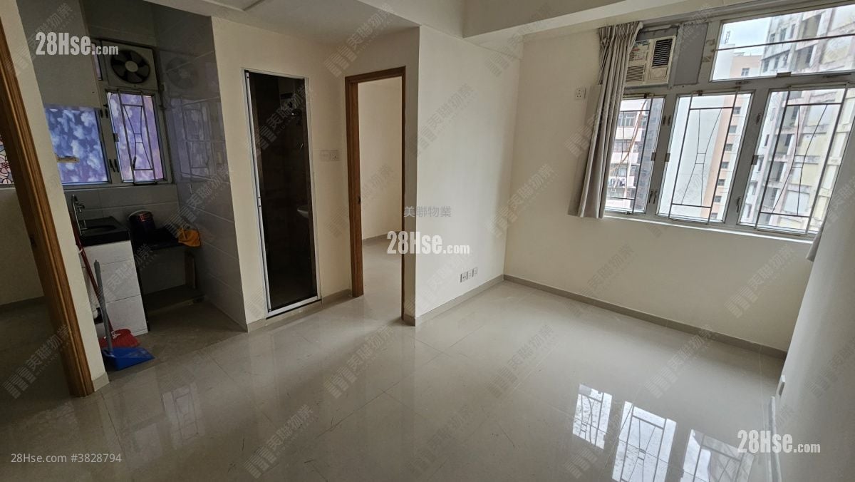 豪华阁 租盘 2 房 , 1 浴室 276 平方尺