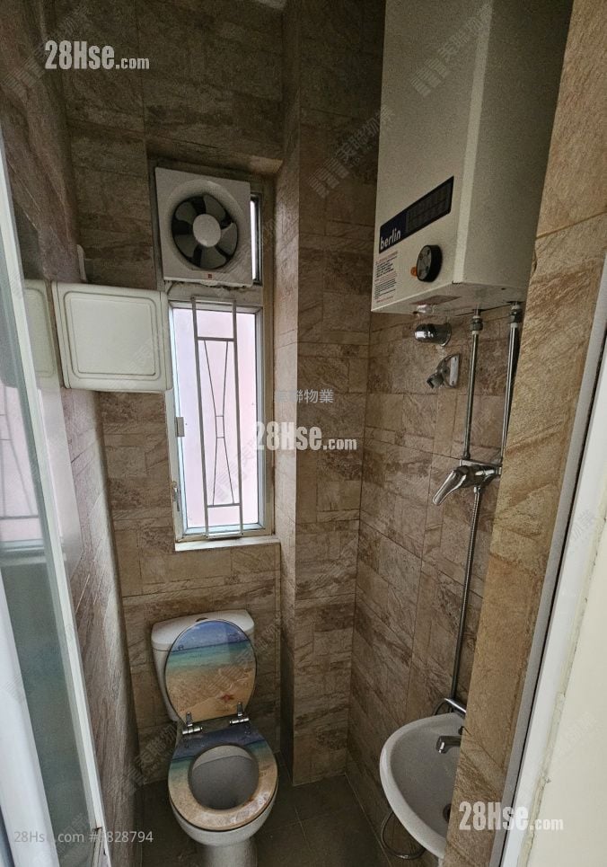 豪华阁 租盘 2 房 , 1 浴室 276 平方尺