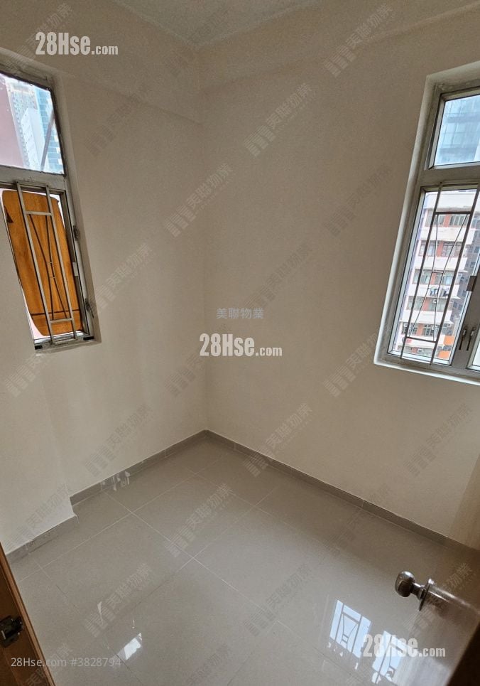 豪华阁 租盘 2 房 , 1 浴室 276 平方尺