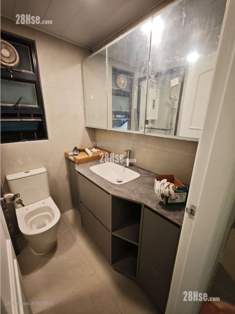 御龙居 租盘 2 房 , 1 浴室 561 平方尺