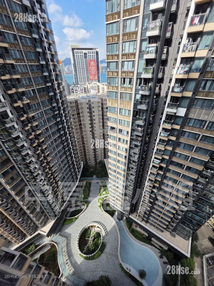 Fleur Pavilia Sell 4 Bedrooms , 2 Bathrooms 1,033 ft²