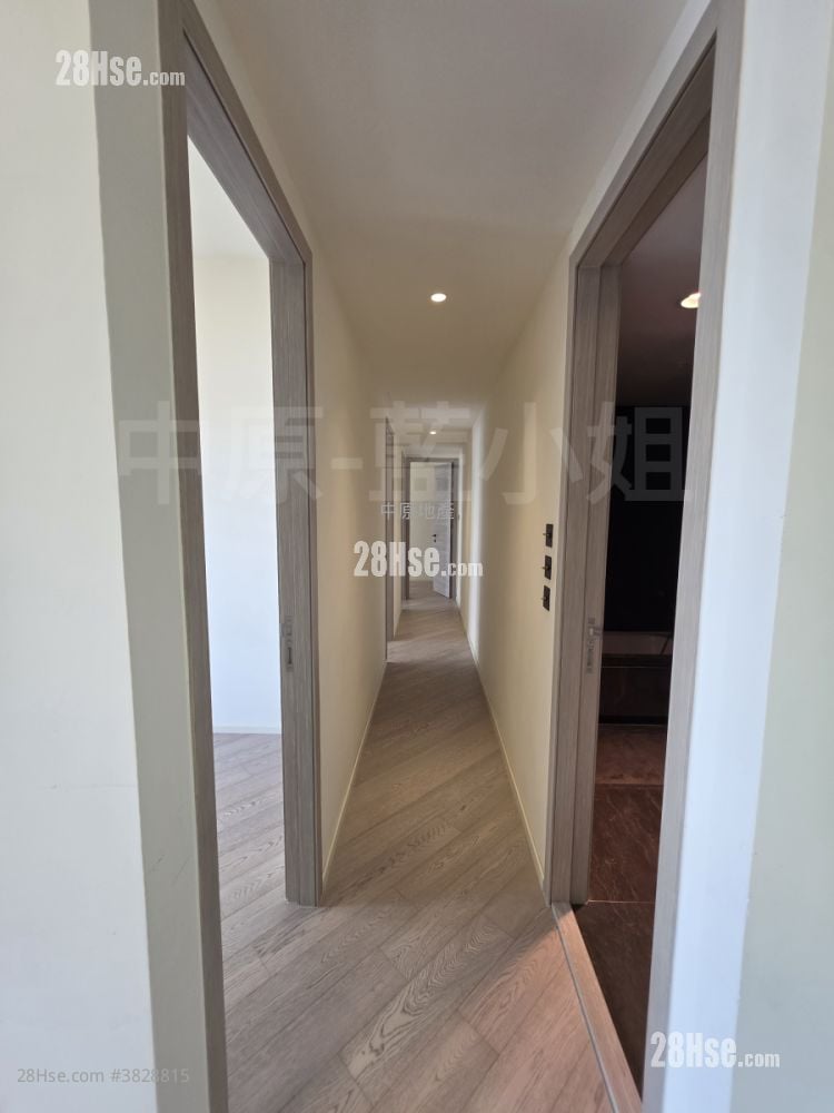 Fleur Pavilia Sell 4 Bedrooms , 2 Bathrooms 1,033 ft²