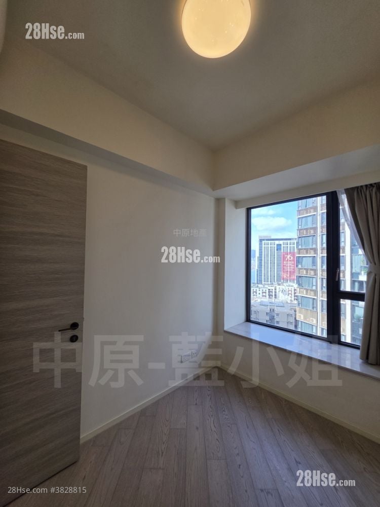 Fleur Pavilia Sell 4 Bedrooms , 2 Bathrooms 1,033 ft²