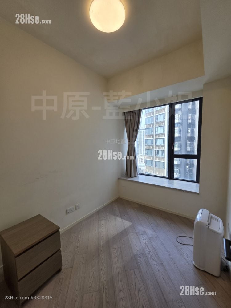 Fleur Pavilia Sell 4 Bedrooms , 2 Bathrooms 1,033 ft²