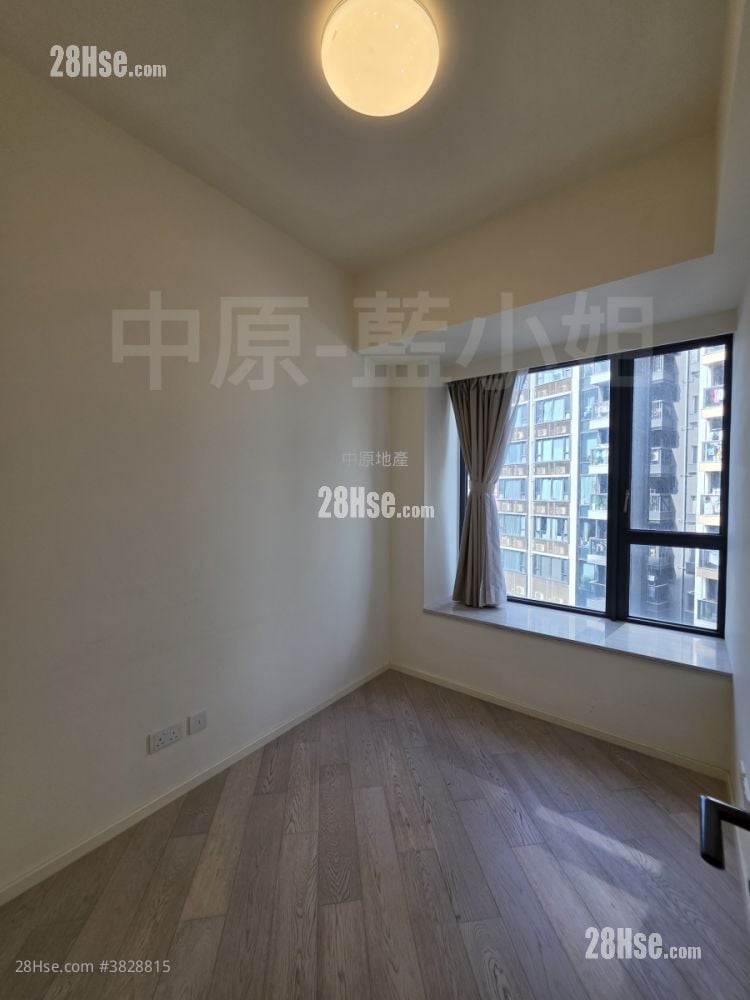 Fleur Pavilia Sell 4 Bedrooms , 2 Bathrooms 1,033 ft²