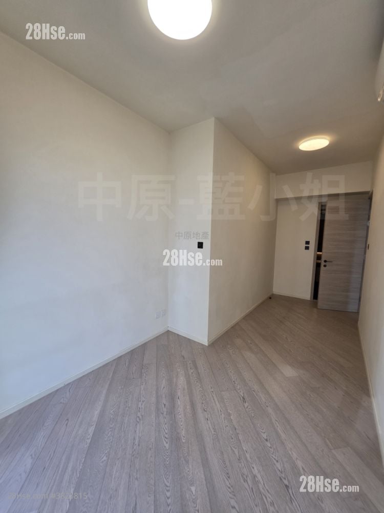 Fleur Pavilia Sell 4 Bedrooms , 2 Bathrooms 1,033 ft²