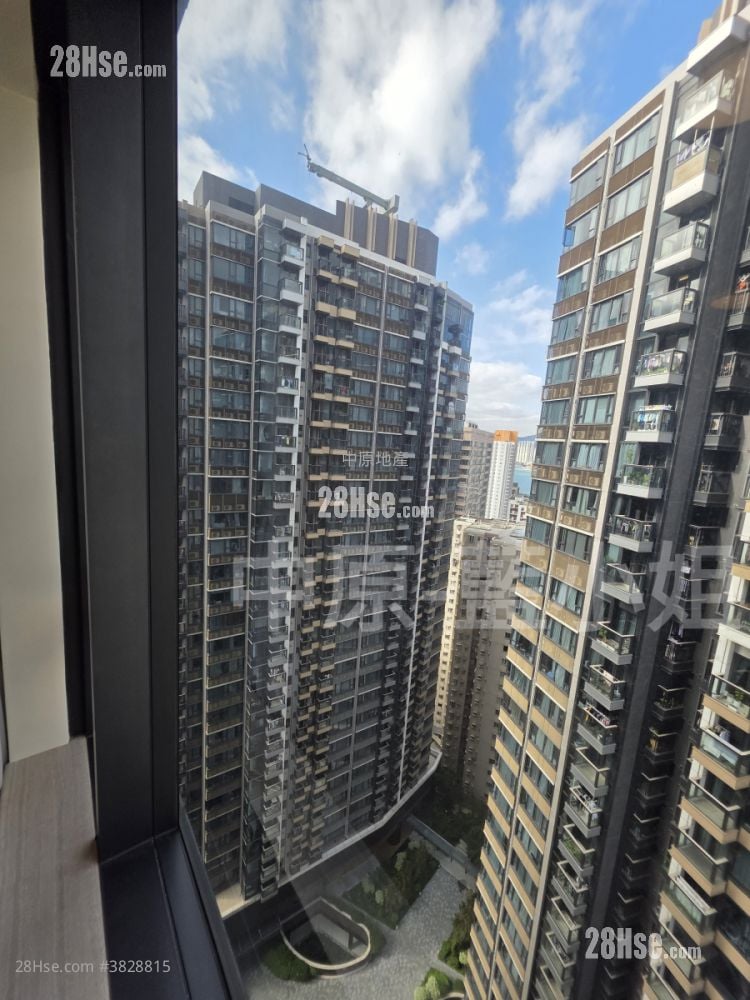 Fleur Pavilia Sell 4 Bedrooms , 2 Bathrooms 1,033 ft²