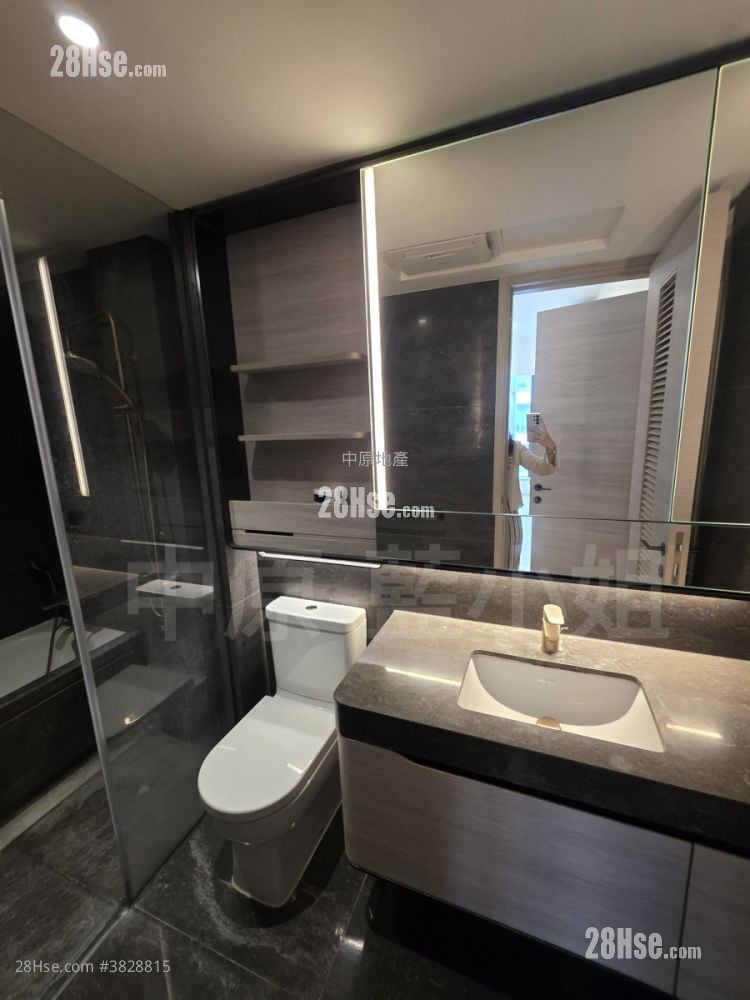 Fleur Pavilia Sell 4 Bedrooms , 2 Bathrooms 1,033 ft²